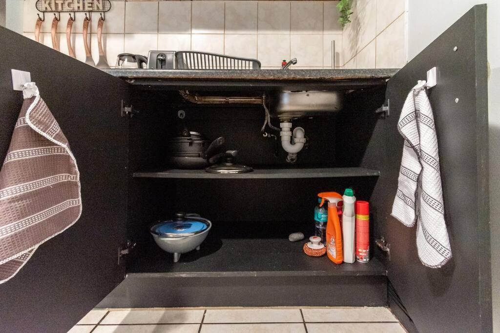 The Square 135- Studio With Free Parking, Pool & Gym Access Daire Cape Town Dış mekan fotoğraf