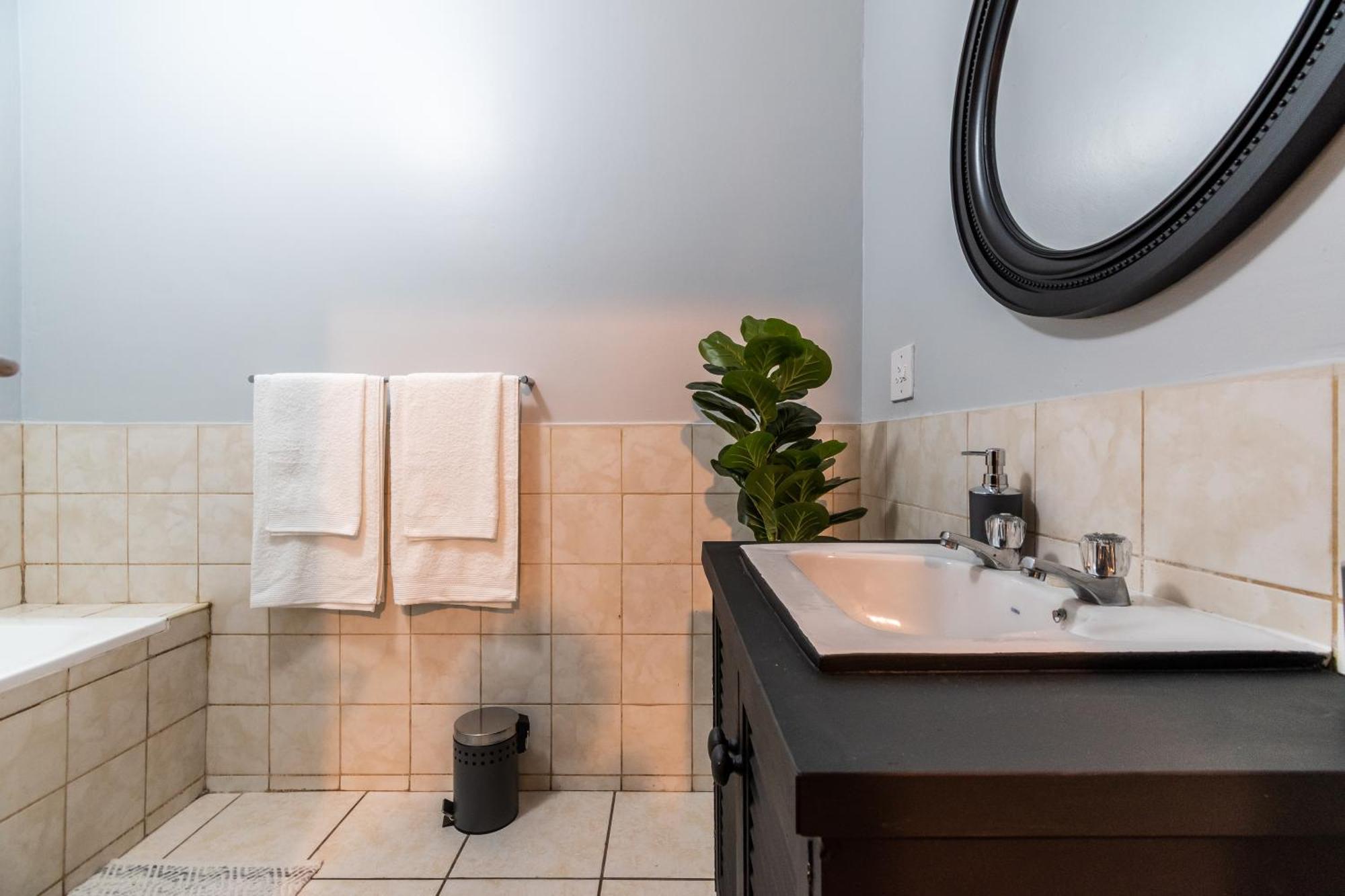 The Square 135- Studio With Free Parking, Pool & Gym Access Daire Cape Town Dış mekan fotoğraf