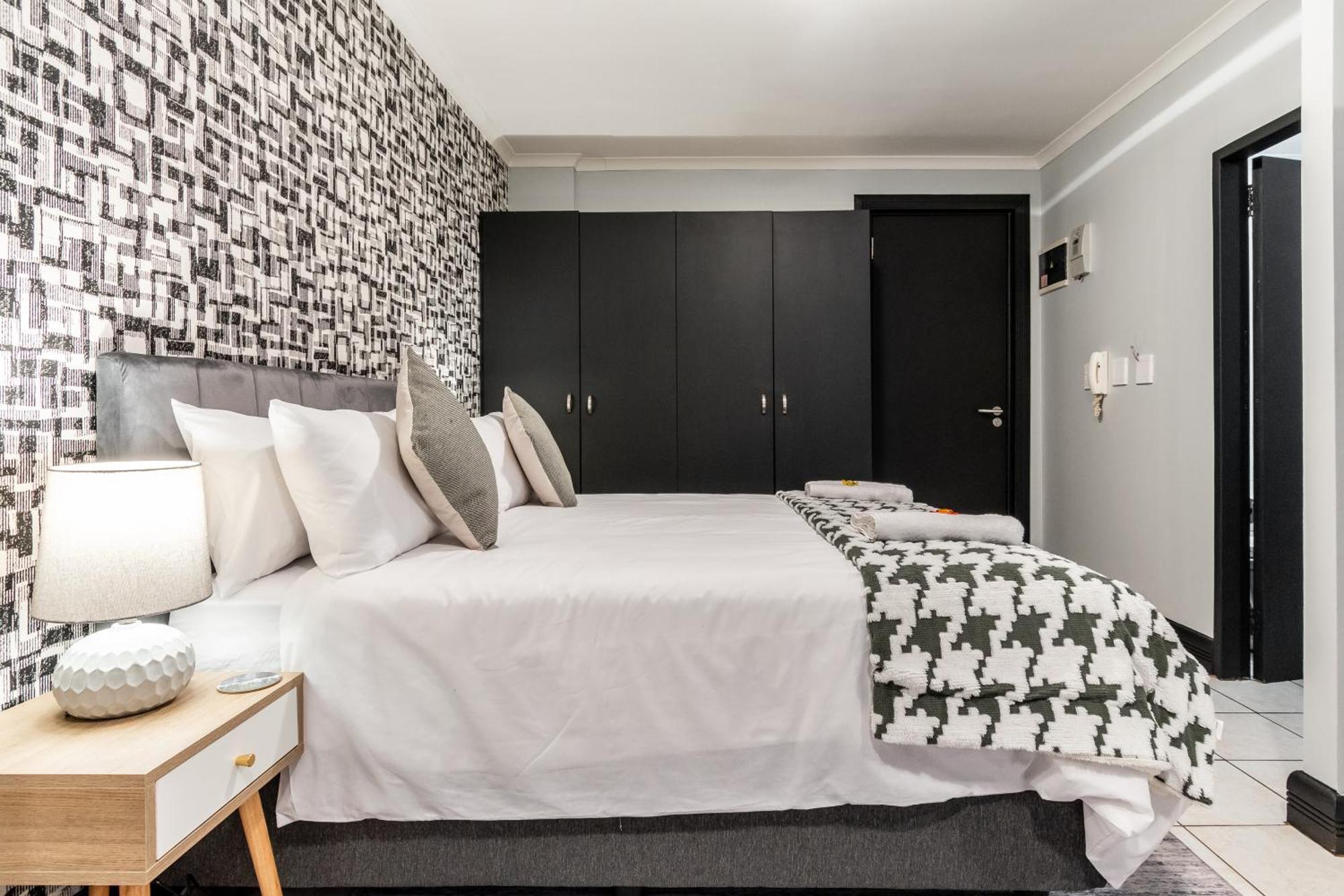 The Square 135- Studio With Free Parking, Pool & Gym Access Daire Cape Town Dış mekan fotoğraf