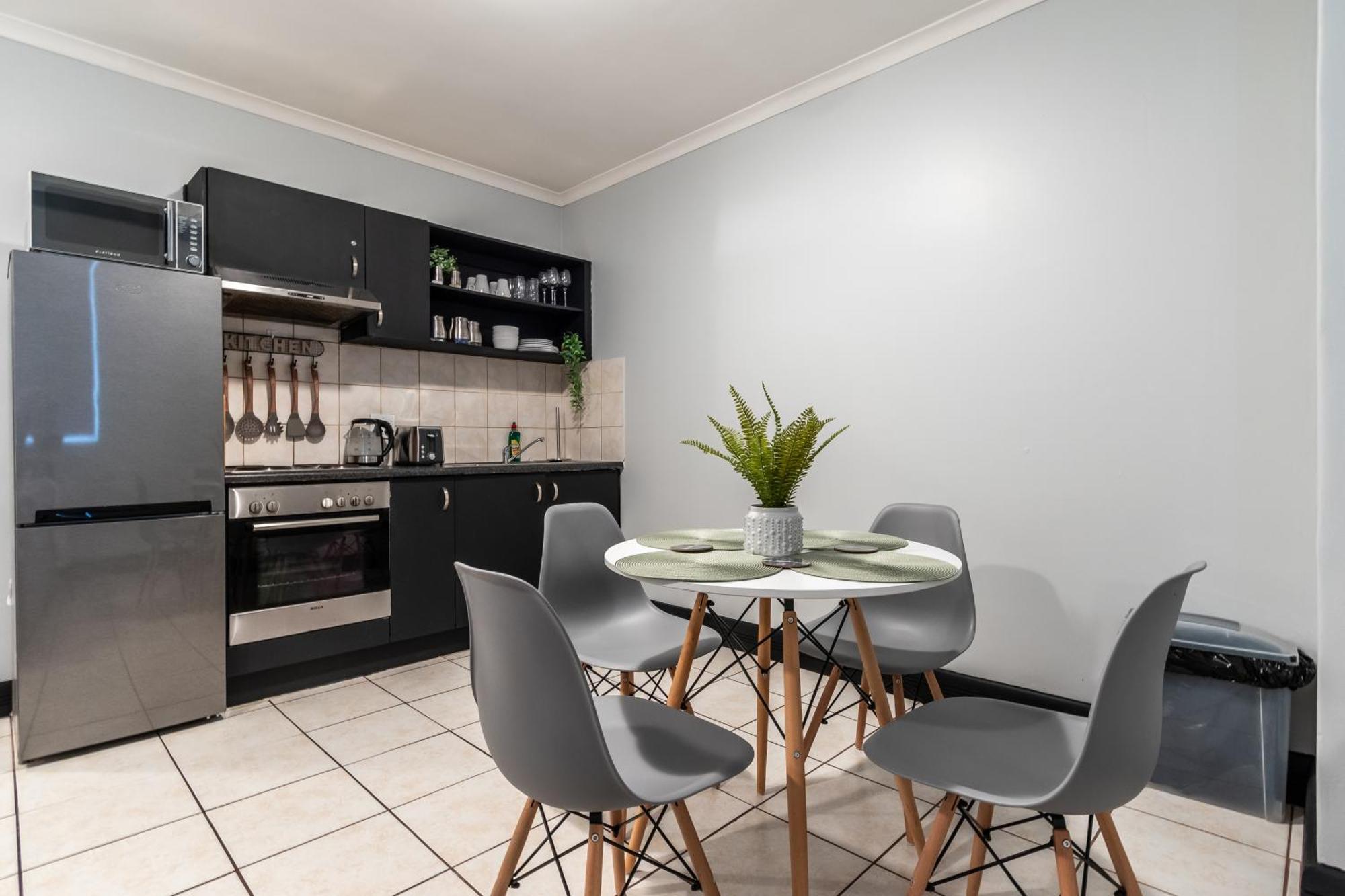 The Square 135- Studio With Free Parking, Pool & Gym Access Daire Cape Town Dış mekan fotoğraf