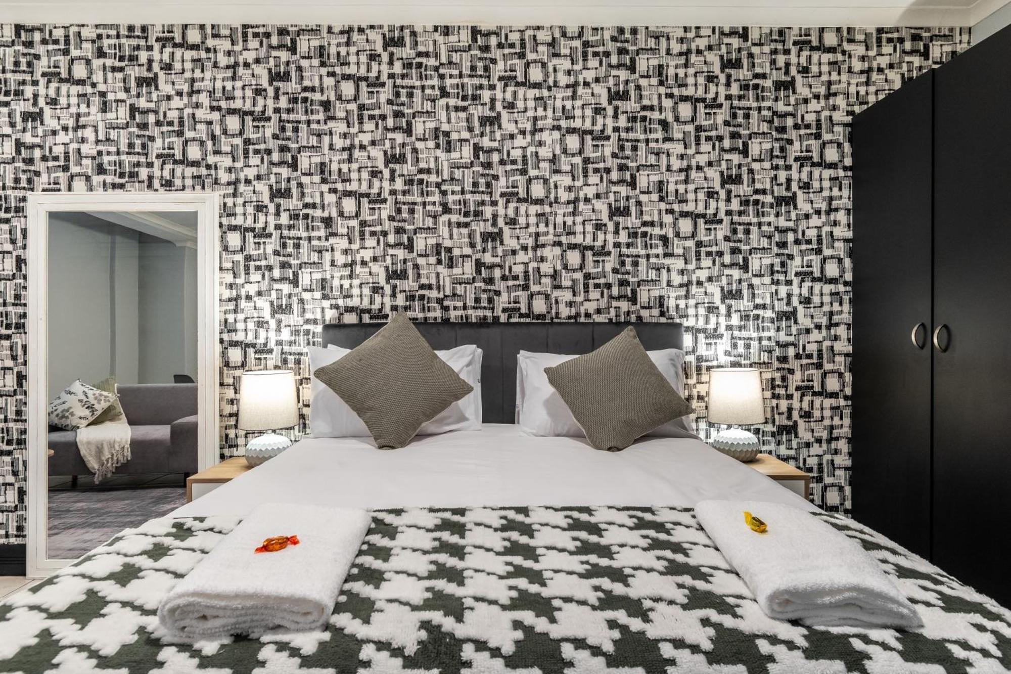 The Square 135- Studio With Free Parking, Pool & Gym Access Daire Cape Town Dış mekan fotoğraf